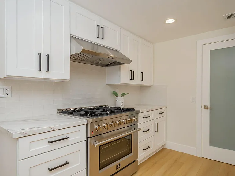 3577 Radcliffe Rd — Photo 10