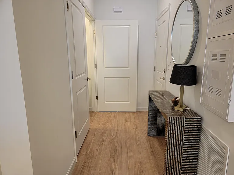 Park West Apartments — Photo 40