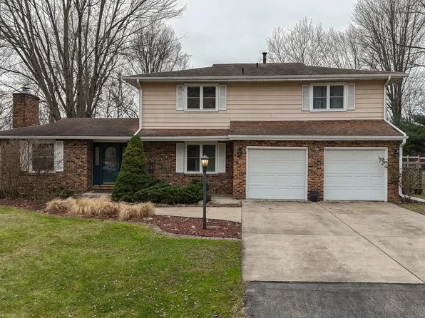 5172 Riverview Dr, Coloma, MI 49038