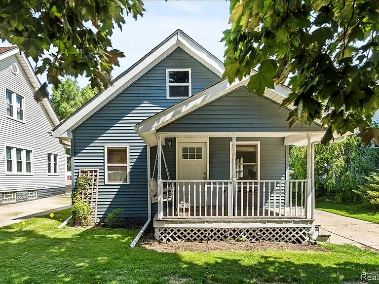 136 W Mapledale Ave — Photo 1