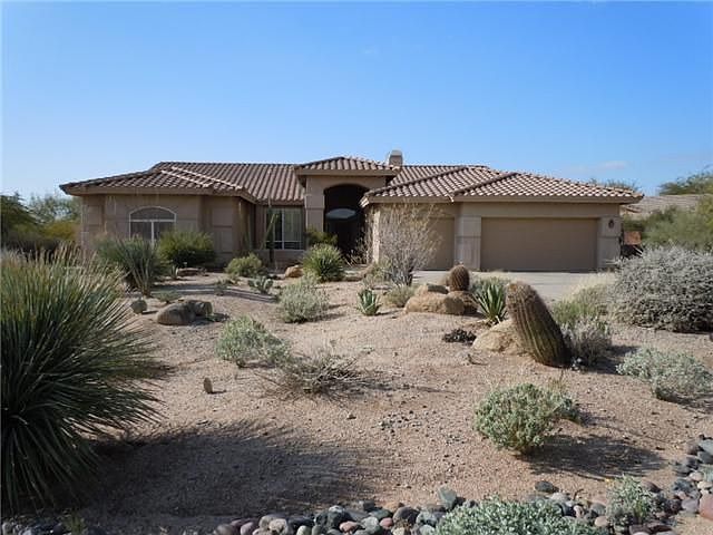 Spacious yard, quiet setting