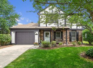 2S521 Continental Dr, Warrenville, IL 60555