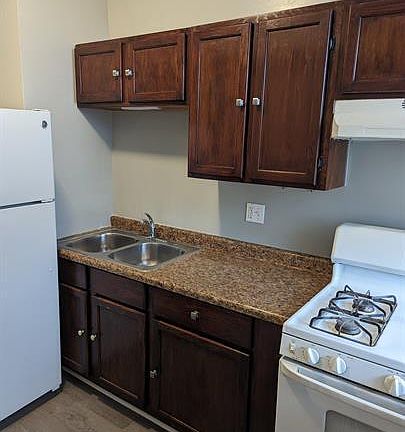 2nd image of 4716 S King Dr