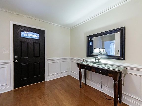 3rd image of 11465 Elkins Rd