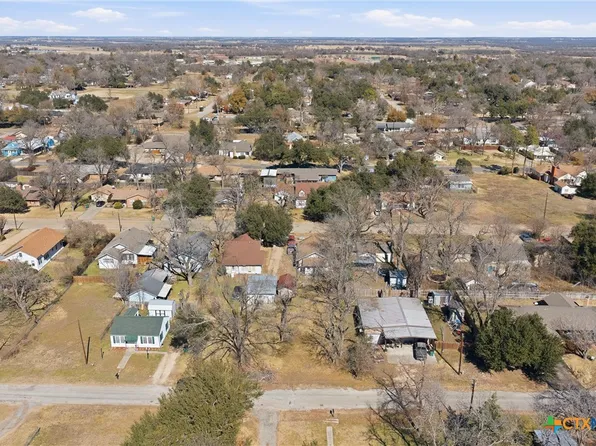 E 9th St, Cameron, TX 76520