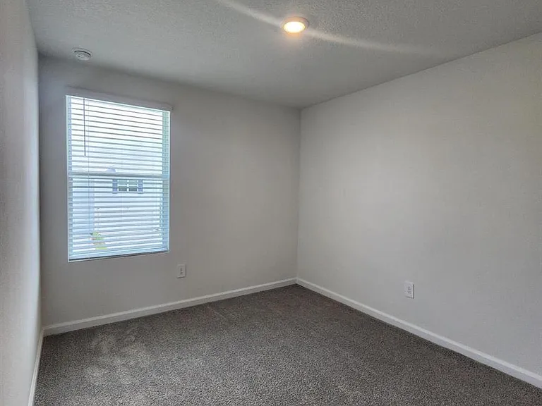 629 Salisbury Cir — Photo 22