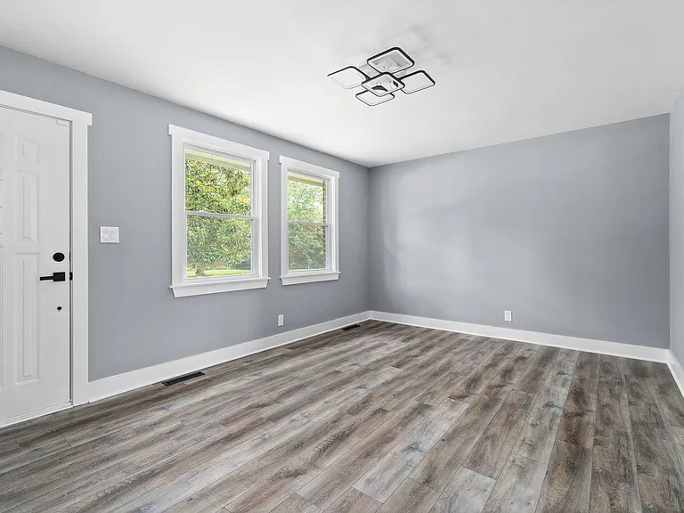 219 Kirby Dr — Photo 10