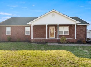 85 Sharon Ln, Lafayette, TN 37083