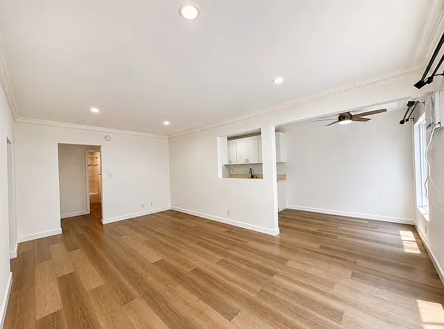 1841 Winona Blvd #1 — Photo 3