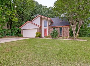 1311 Oak Timber Dr, Euless, TX 76039