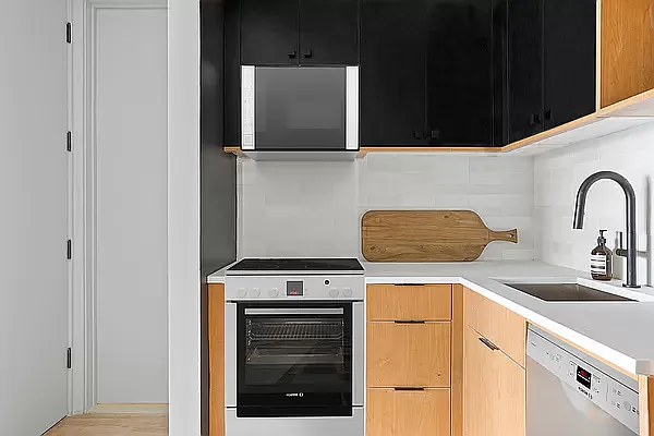 Sold by Avenues Real Estate | media 4