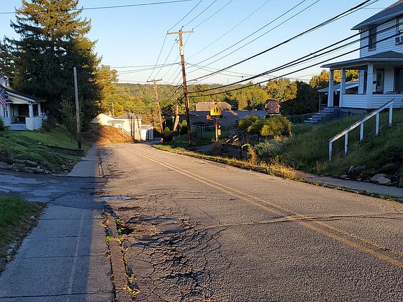4th image of 1529 7th St