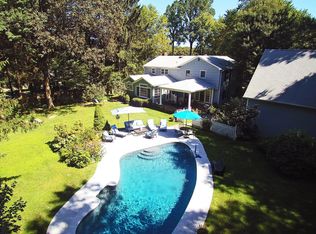 76 Flat Rock Dr, Ridgefield, CT 06877