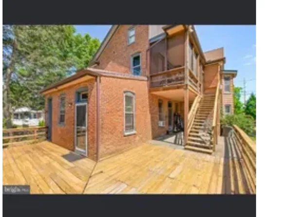 210 E Main St #2, Mountville, PA 17554