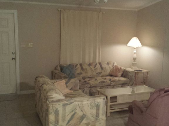 4th image of 644 Hawaii Ct