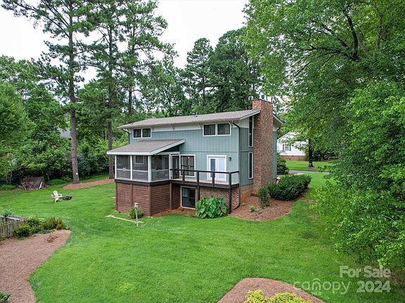 2nd image of 3605 Golfview Dr