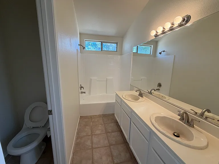 8319 Hemlock Ct — Photo 18