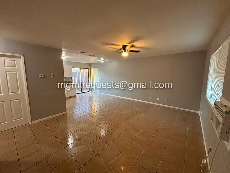 331 N 5th St #B — Photo 11