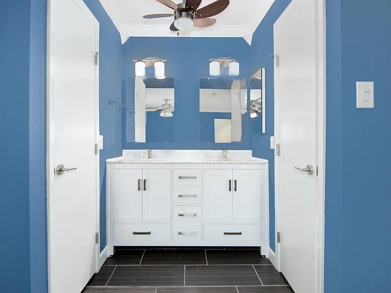 255 E Castle Harbour Dr — Photo 12