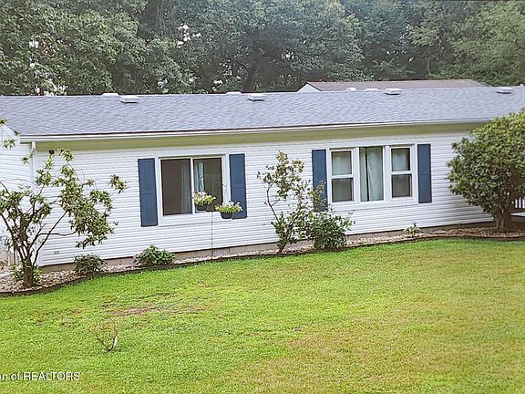 3rd image of 8995 River Park Rd