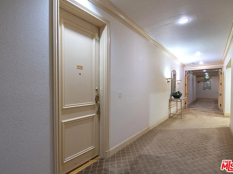 1650 Veteran Ave #306 — Photo 5