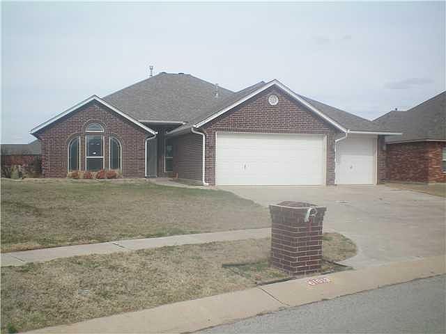 1st image of 1013 SW 42nd St