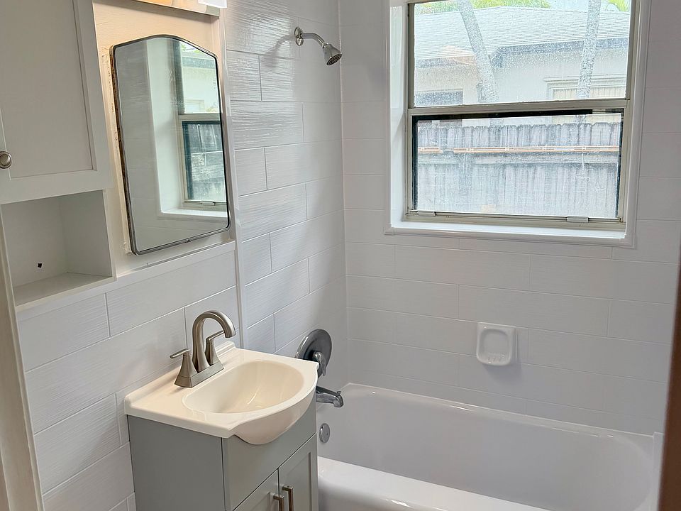 1st image of 1125 SE 6th Ter #5A