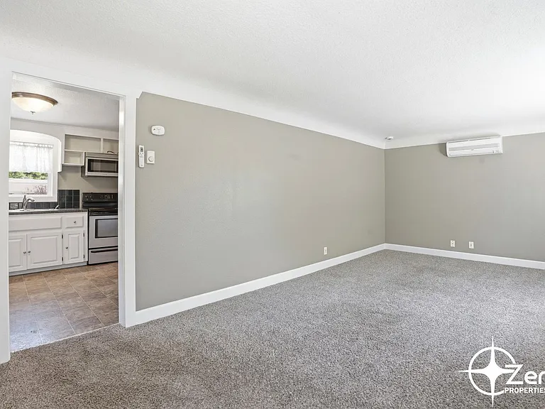 1818 W 22nd St — Photo 22