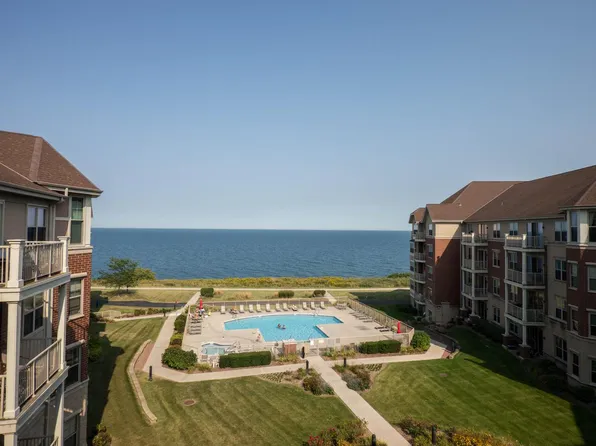 4110 South Lake DRIVE #435, Saint Francis, WI 53235