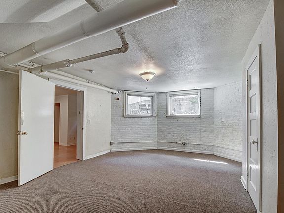 5th image of 947 N Pennsylvania St