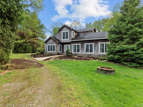 30761 Glenmuer St, Farmington Hills, MI 48334
