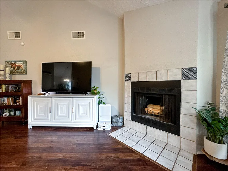 2909 Laurelridge Dr — Photo 8