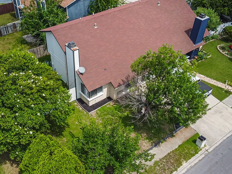 1141 Royal Crest Dr — Photo 8