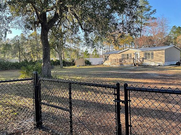 3rd image of 1860 Lightsey Rd