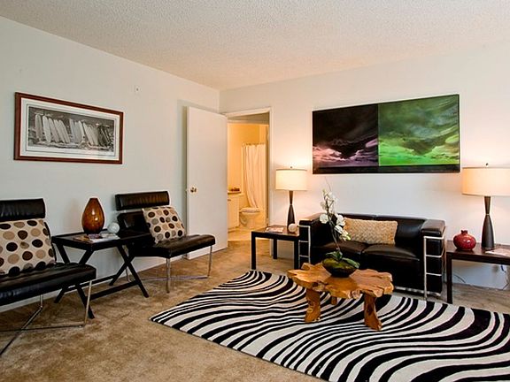 4th image of 2620 Ellendale Pl APT 110