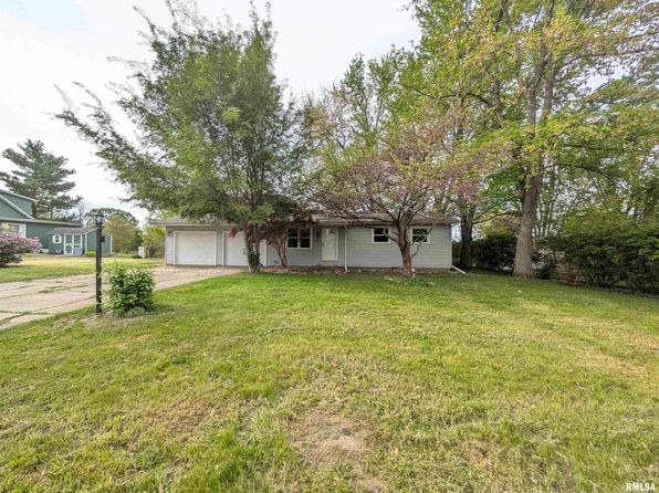 205 James Pkwy, Washington, IL 61571
