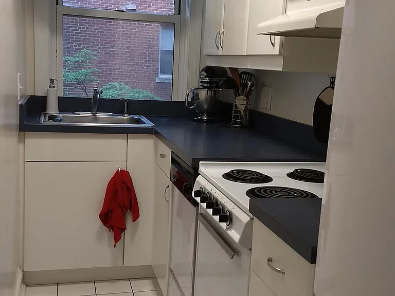18 9th St NE #208 — Photo 13