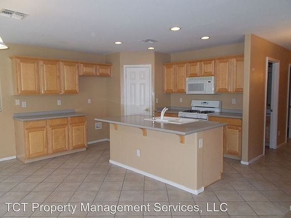 4th image of 3288 E Wildhorse Dr