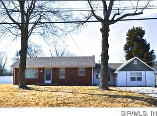 10 S Ruby Ln, Fairview Heights, IL 62208