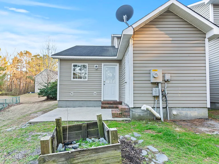 207 Spring Meadow Cir — Photo 3