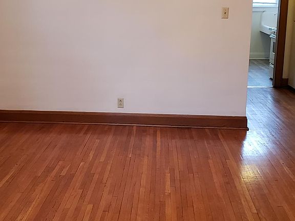 3rd image of 175 E Arcadia Ave APT 3