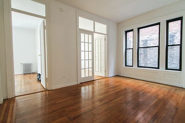 Rented by Bond New York | media 9