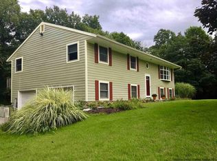 21 Orchard Ln, Lloyd, NY