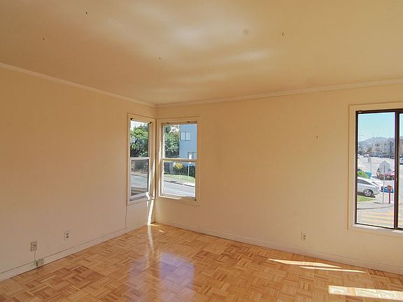 3rd image of 300 Anzavista Ave