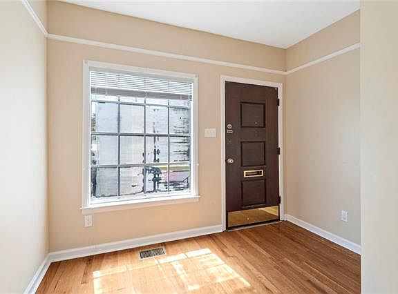 2nd image of 2338 Audubon St