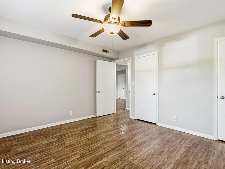 319 Idlewylde Dr #4 — Photo 8