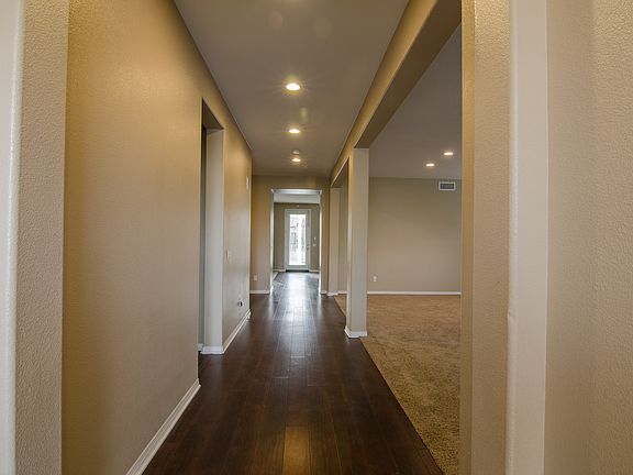 3rd image of 27937 Breakwater Ct