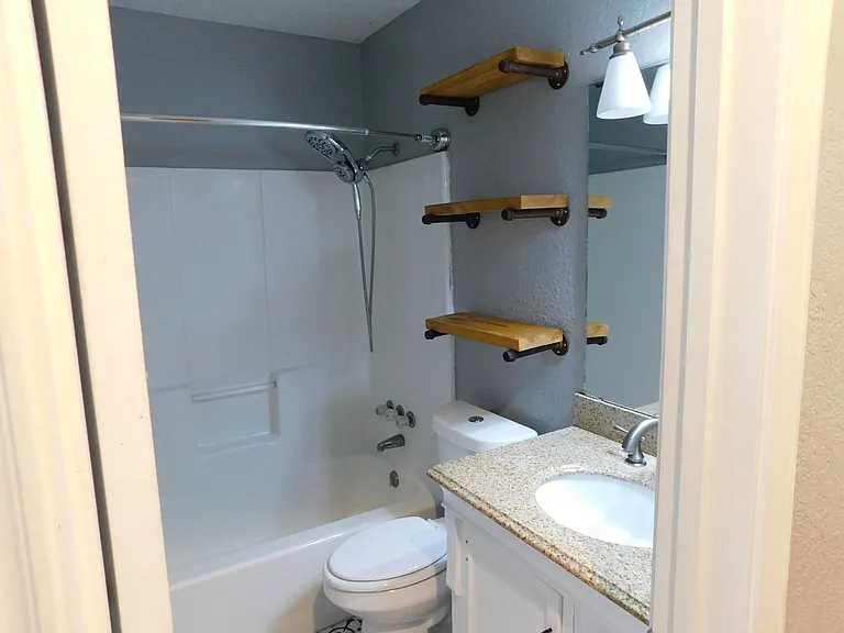 114 Caballo Dr — Photo 9