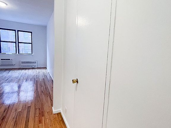 5th image of 420 E 82nd St APT 2E