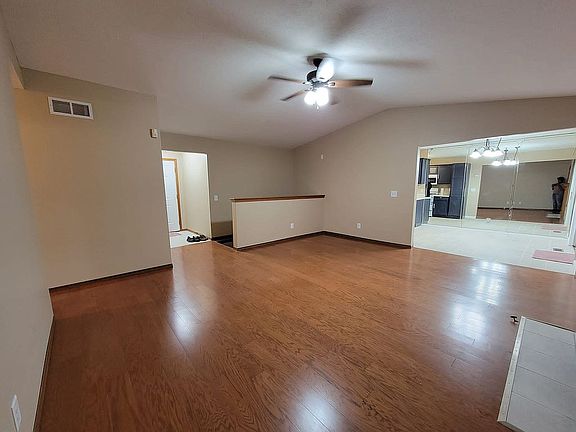 3rd image of 2502 Whitmire Dr